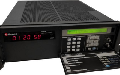 Cezowy zegar atomowy 5071B firmy Microchip Technology