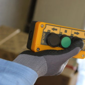 Przeznaczony dla automatyki przemysłowej trójprzyciskowy pilot SOLID firmy DTM System