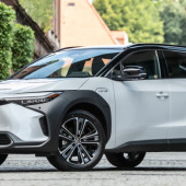 Już dostępny w Polsce: dwunapędowy pojazd elektryczny bZ4X firmy Toyota