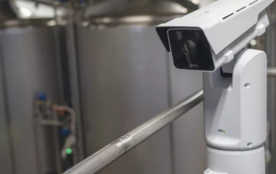 Solidna kamera termowizyjna AXIS Q2101-TE od Axis Communications do zdalnego monitorowania temperatur na dużą skalę