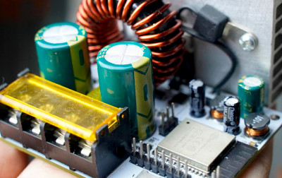 Solarna ładowarka akumulatorów z MPPT (2)