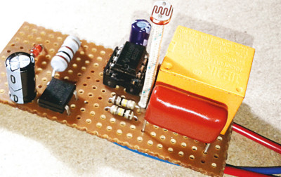 Inteligentna oprawka żarówki 230 VAC