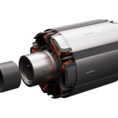 Kompaktowy, bezmagnesowy silnik elektryczny Grupy ZF