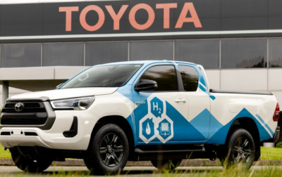 Prezentacja prototypu pojazdu Toyota Hilux zasilanego wodorowymi ogniwami paliwowymi