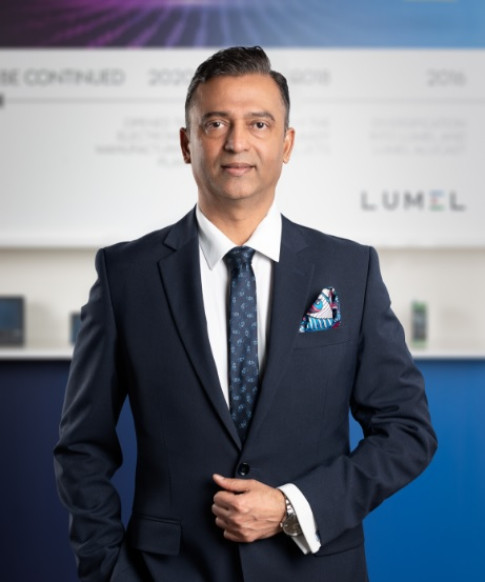 Pan Dinesh Musalekar - prezes firmy Lumel