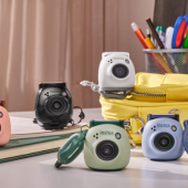 INSTAX Pal firmy FUJIFILM - cyfrowy aparat fotograficzny, który mieści się w dłoni