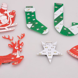 Osiem dekoracji świątecznych LED