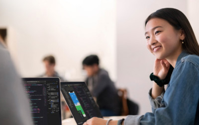 Firma Apple udostępniła globalną platformę z sesjami, warsztatami i zajęciami laboratoryjnymi dla deweloperów