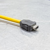 Opracowany przez HARTING przemysłowy interfejs «ix Industrial»