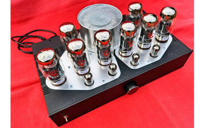 Wzmacniacz lampowy o mocy 2×80 W z katodowym sprzężeniem zwrotnym