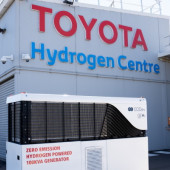 Niepozorny generator bezemisyjny EODev GEH2 firmy Toyota na wodorowe ogniwa paliwowe