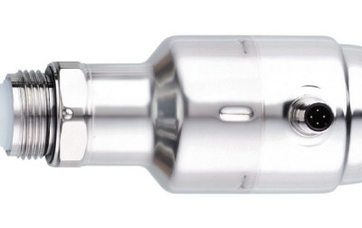 Radarowy czujnik poziomu LW2120 firmy ifm electronic mierzy poziom cieczy i mediów lepkich w zbiornikach o wysokości do 10 m