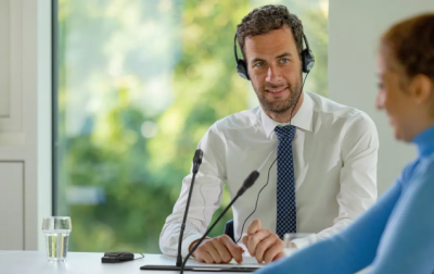 Nadajnik OMNEO firmy Bosch poszerza bezprzewodowy system dystrybucji tłumaczeń INTEGRUS