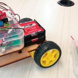 Robot sterowany gestami i klaśnięciem rąk