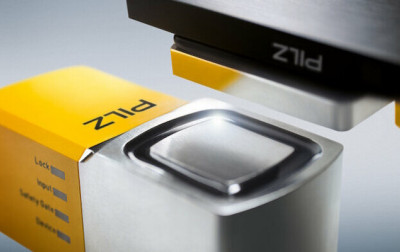 Elektromechaniczny rygiel bezpieczeństwa PSENslock 2 produkcji Pilz