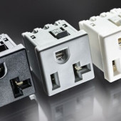 Wysokowydajne gniazdo sieciowe NR520R firmy SCHURTER Electronics