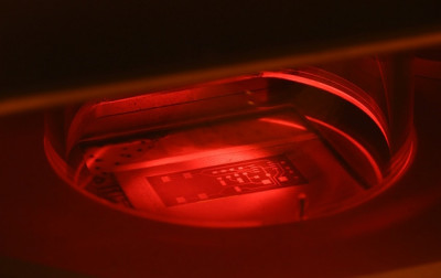 Nowy wymiar technologii elektronicznej - unikatowe urządzenie ProtoLaser U4 firmy LPKF Laser & Electronics w zasobach Akademii Górniczo-Hutniczej (AGH)