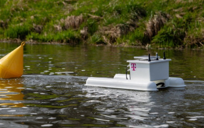 Innowacyjna bojka analityczna T-Mobile zbada stan Wisły w Krakowie