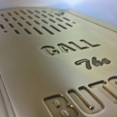 Unikatowy domofon retro BRA-RT firmy Radbit, który montuje się podtynkowo