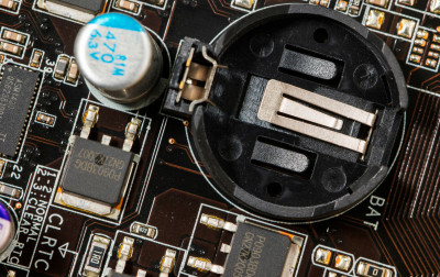 Wzbudzenie drgań rezonatorów kwarcowych 32768 Hz