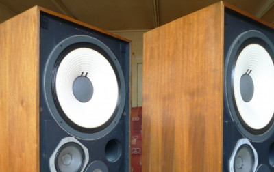 Krótka historia na temat głośnika JBL 4310