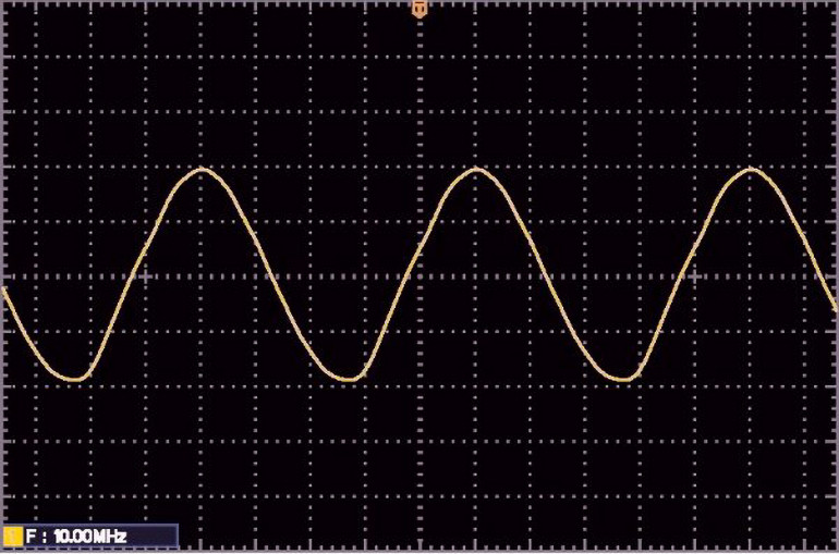 Wyjście generatora funkcyjnego przy fali sinusoidalnej 10 MHz