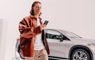 Dostępny dla każdego estymator zasięgu pojazdów elektrycznych Mercedes-Benz