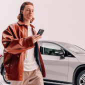 Dostępny dla każdego estymator zasięgu pojazdów elektrycznych Mercedes-Benz