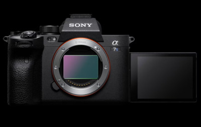 Agencja Reuters wybiera aparaty fotograficzne i kamery Sony jako sprzęt dla swoich reporterów filmowych na całym świecie