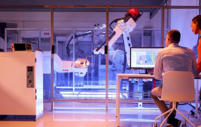 Firma ABB uruchamia robotyczną platformę sterowania OmniCore