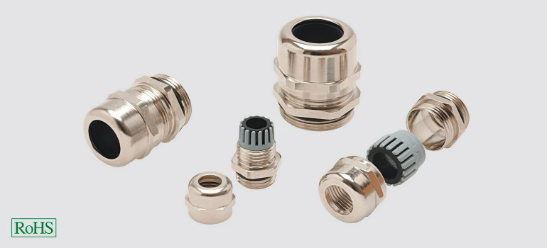 Fotografia 1. Dławiki z mosiądzu niklowanego (seria HELUTOP HT-MS)