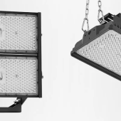 Pochodzące z linii Factor LED firmy Lena Lighting naświetlacze i lampy typu «high bay»