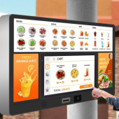 Unikatowa technologia LG Electronics zapobiegająca odbarwieniom ekranów stosowanych na zewnątrz