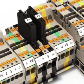 Najnowsze, przelotowe złączki szeregowe Klippon Connect firmy Weidmüller