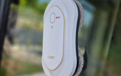 Firma COBBO Robotics oferuje innowacyjne systemy spryskiwania w swoich robotach do mycia okien