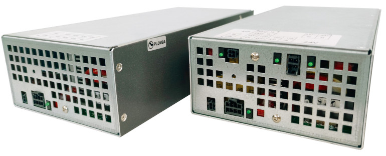 Fotografia 4. Przykładowe zasilacze wyprodukowane na indywidualne zamówienie