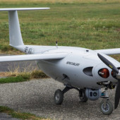 Przenoszący ładunki i sensory bezzałogowy samolot FlySAR o uproszczonej logistyce i obsłudze