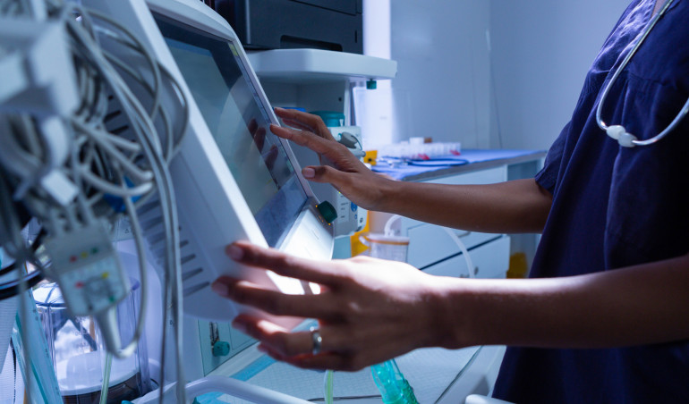 Zasilacze i przetwornice DC/DC do aplikacji medycznych