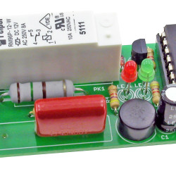 Włącznik opóźniający 230 V AC