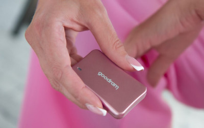 HX200 - zewnętrzny dysk SSD dla niej i dla niego