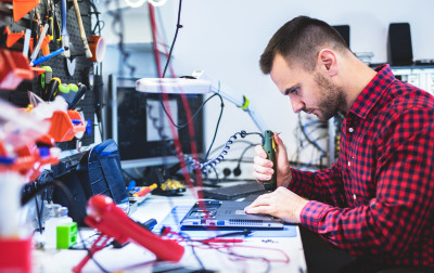 Wyposażenie pracowni elektronika
