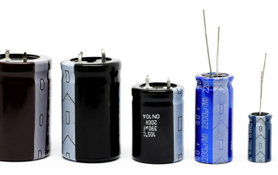 Chirurgia obwodowa. Absorpcja dielektryczna kondensatora