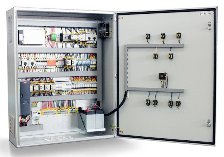 Zasilacz modułowy do systemów kontroli rozprzestrzeniania dymu i ciepła