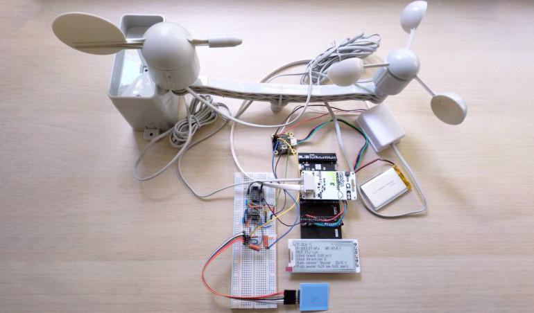Internet Rzeczy w pomiarach środowiskowych (13). Dołączanie rezystancyjnych i pojemnościowych czujników deszczu do modułu Enviro Weather