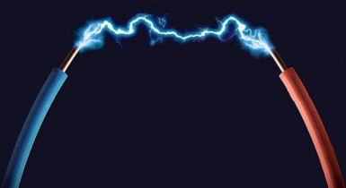 1. Typowa iskra między dwoma przewodnikami