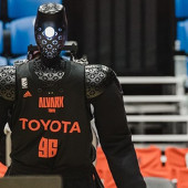 Robotyczny koszykarz CUE firmy Toyota ustanowił już drugi rekord Guinnessa