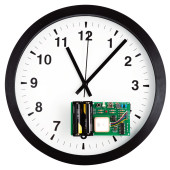 Zegar analogowy z GPS i długim czasem pracy przy zasilaniu z baterii