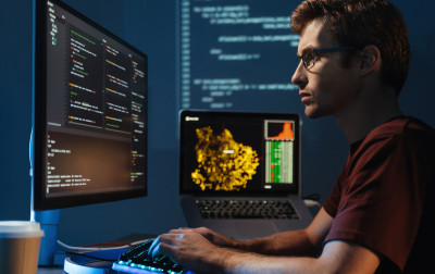 Programowanie w środowisku MicroPython (2). Timery, przerwania i dioda WS2812