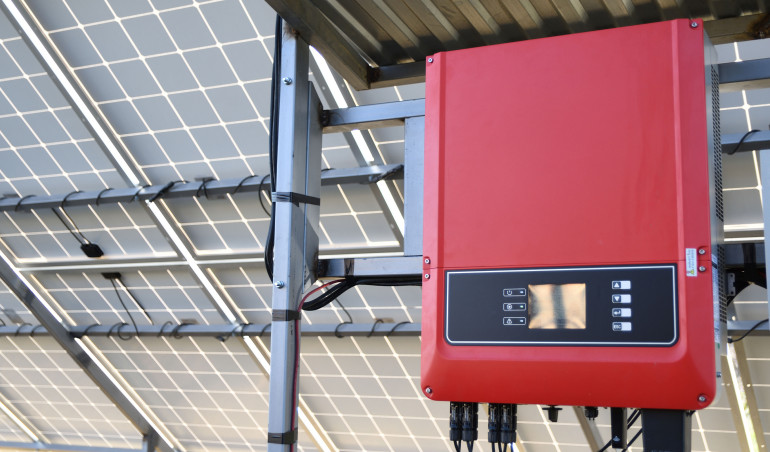 Falowniki do fotowoltaiki - jak wybrać i dlaczego to takie ważne?