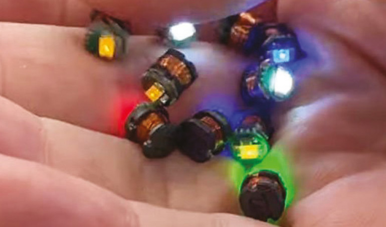 Ekscytacje Maxa. Migające diody LED i śliniący się inżynierowie (24)